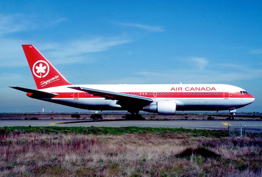 Air Canada Boeing 767-233 C-GAUN at San Francisco International Airport, 1985