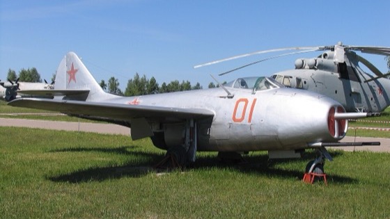 Mikoyan-Gurevich MiG-9